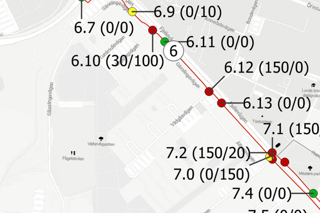 Karta med vägnamn och nummer på en röd linje.